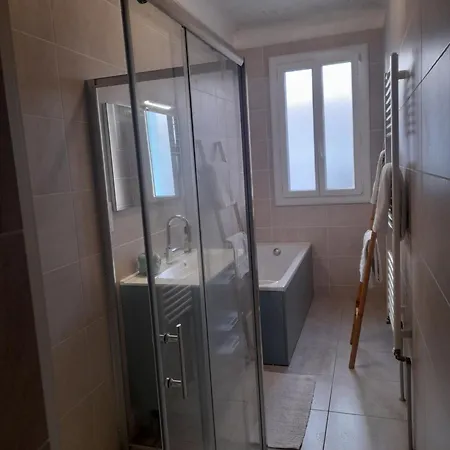 Rum i privatbostad Peaceful Room, Centre, View Le Canigou *