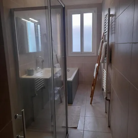 Peaceful Room, Centre, View Le Canigou *