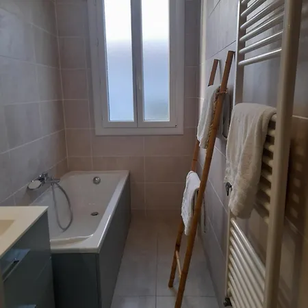 ホームステイ Peaceful Room, Centre, View Le Canigou チュイル