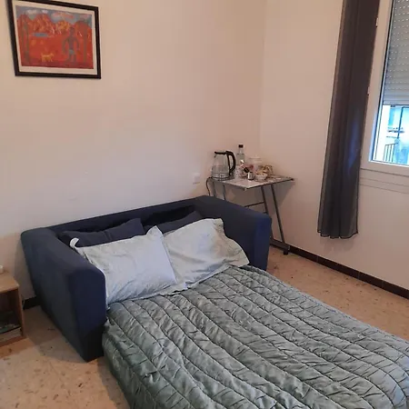 Peaceful Room, Centre, View Le Canigou ホームステイ チュイル