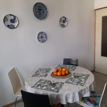 Peaceful Room, Centre, View Le Canigou * チュイル