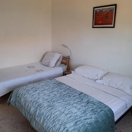 Peaceful Room, Centre, View Le Canigou * Thuir