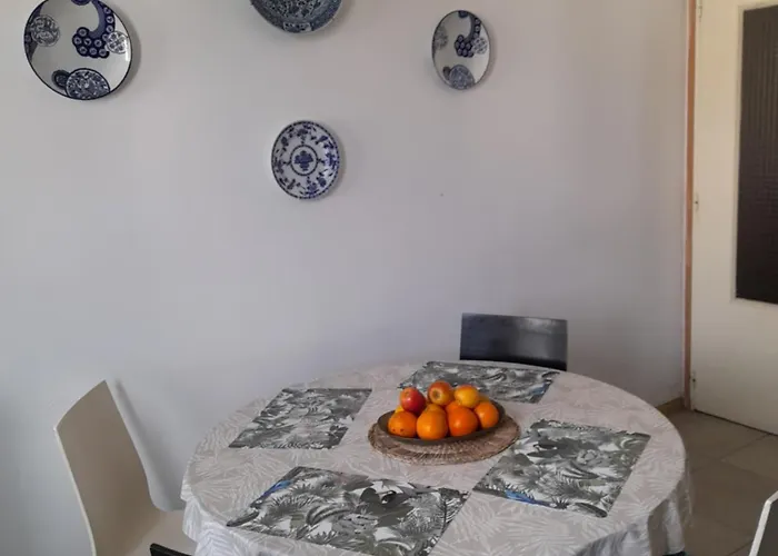 Peaceful Room, Centre, View Le Canigou * Thuir