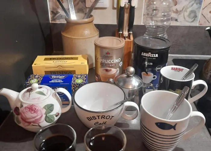 Peaceful Room, Centre, View Le Canigou * Thuir