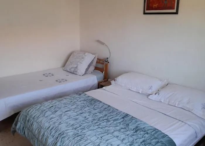 Peaceful Room, Centre, View Le Canigou * Thuir